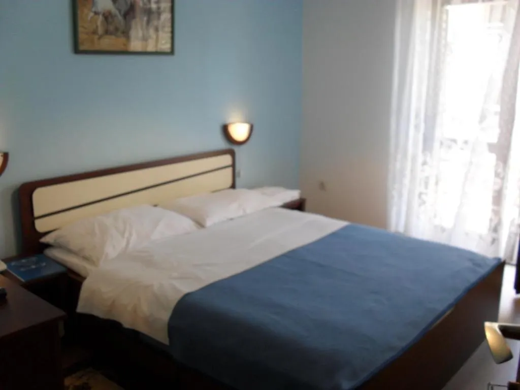 Hotel Biser Pag Town