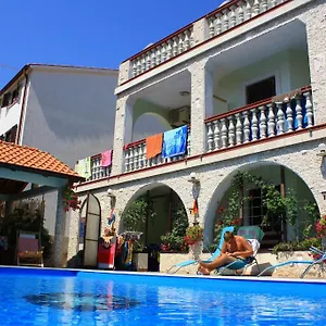 & Lo & Mar Croatie